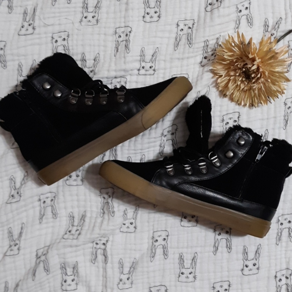 American Eagle black boots